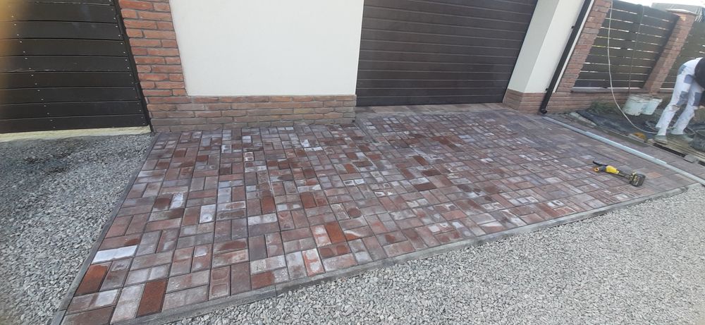 Будуємо для вас!