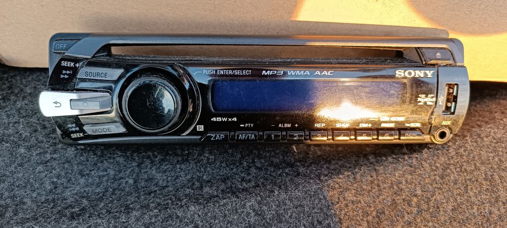 Radio Sony CD AUX mp3 usb

MODEL: CDX-GT35U