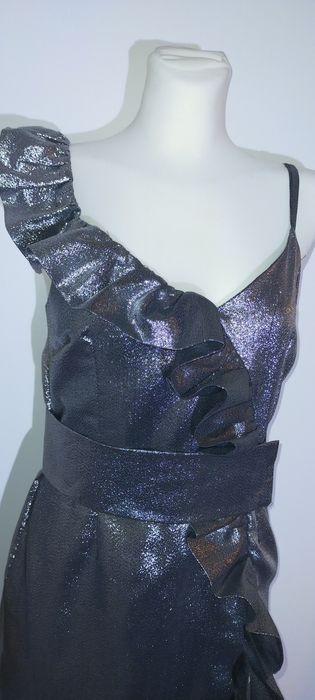 Sukienka mini srebrna błyszcząca falbana 36 S