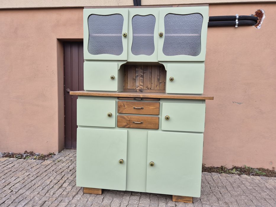 Kredens prl po renowacji