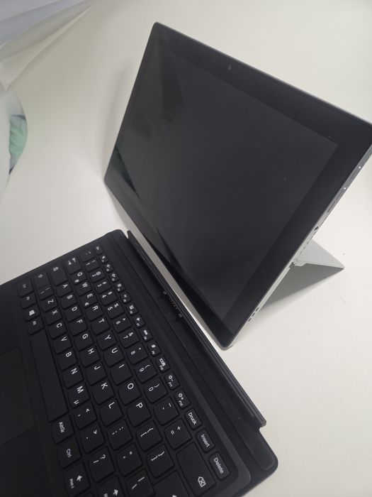 Lenovo tablet 2w1