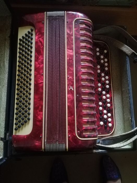 Продам баян вельтмейстер