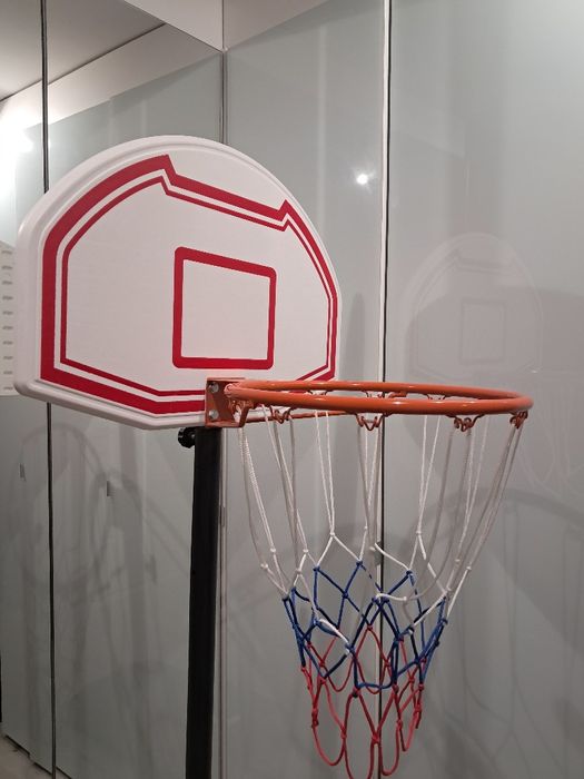 Kosz do koszykówki jak nowy
