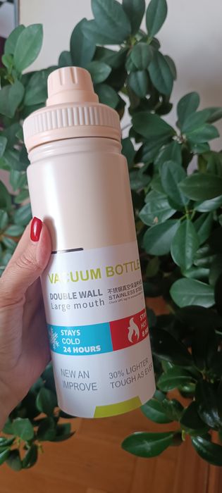 Вакумний термос з отвором