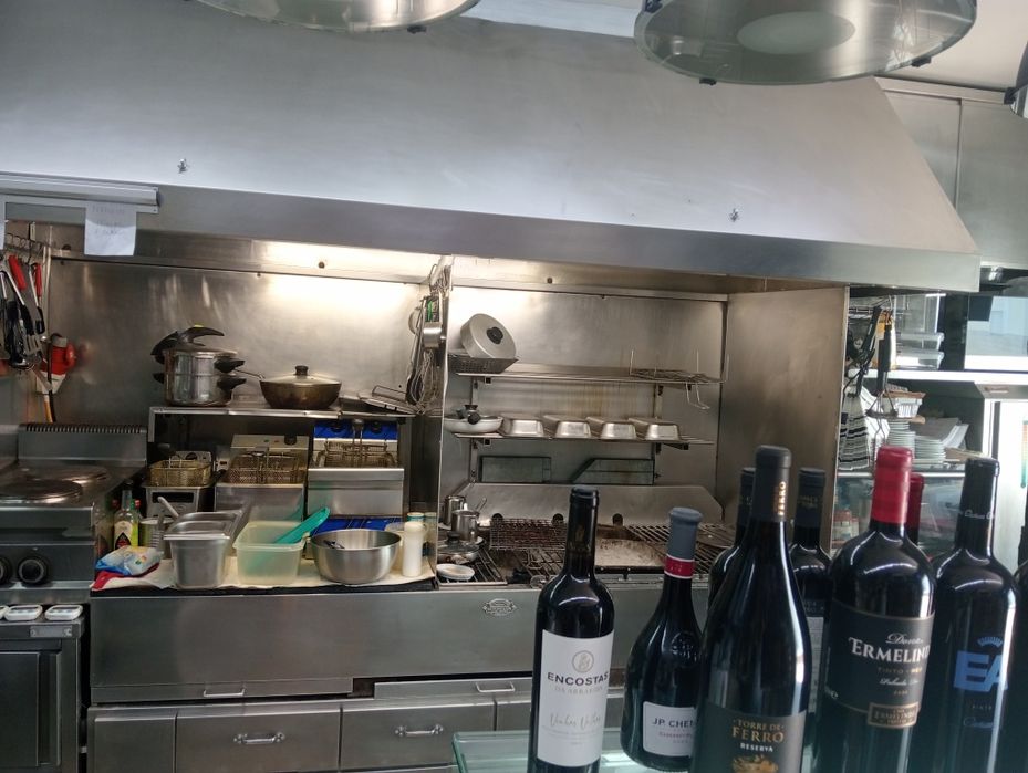 Trespasse churrasqueira Maria Albertina Mercado Rio d Mouro renda 250€