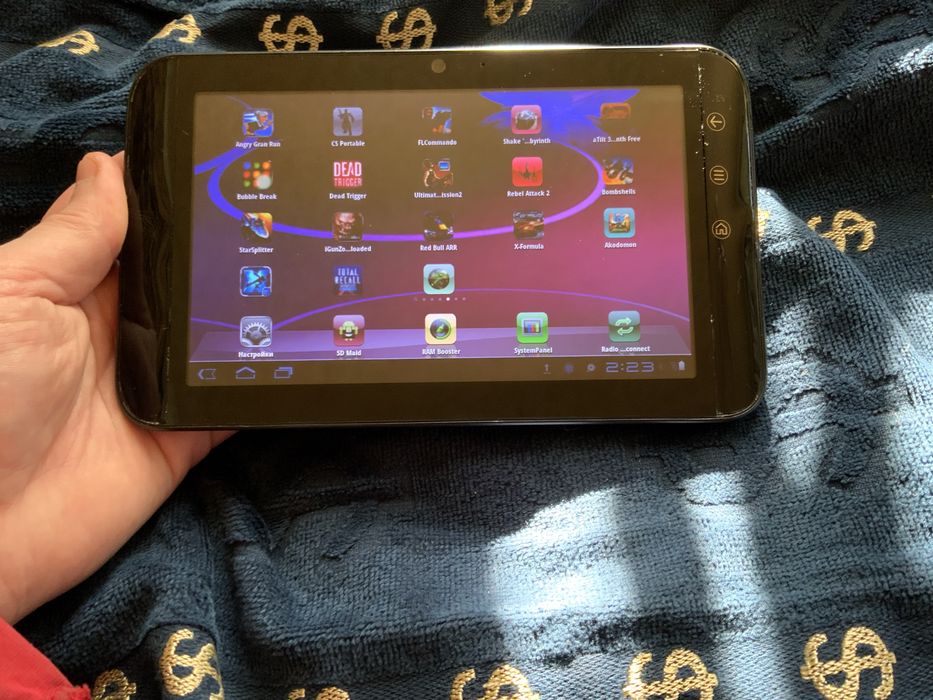 Неубиваемый планшет Dell Streak 7. 16GB, 4G, 7 дюймов. Полный комплект