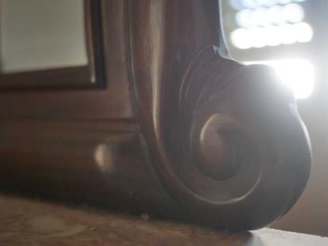 Conjunto de Quarto Clássico com Tampos em Mármore (3 peças)