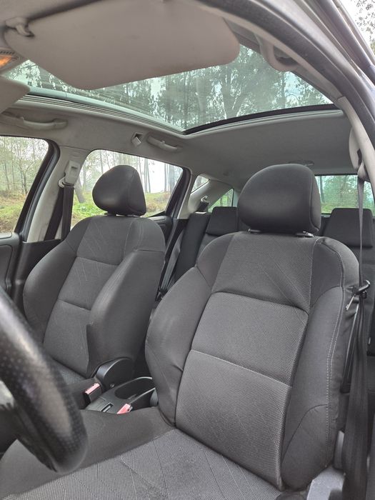 Teto panorâmico, distribuição trocada; registro de revisões na marca.