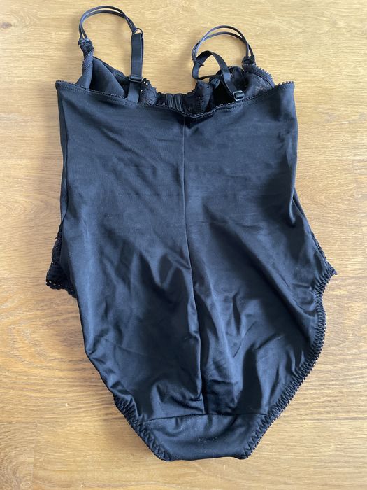 Koronkowe body Triumph, 85c, rozm M, czarne, seksowne