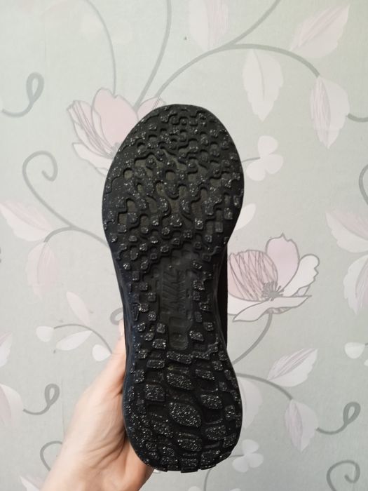 Кросівки Nike REVOLUTION