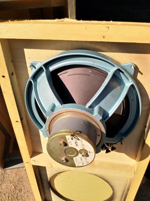 Колонки театральные акустические.