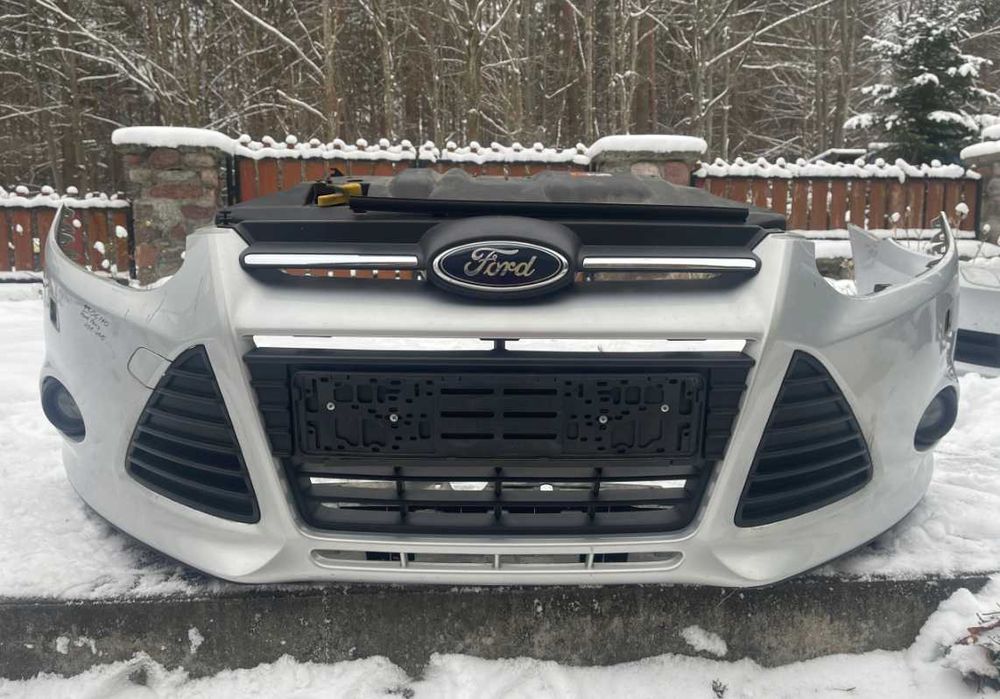 Бампер передній Ford Focus Mk3 перед оригінал разборка