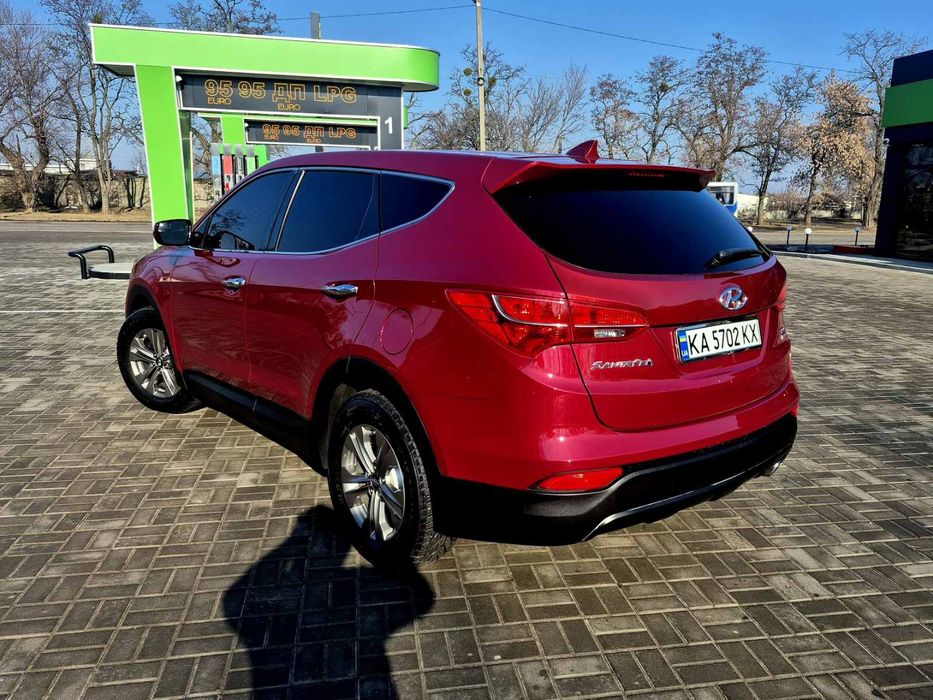Продам Hyundai Santa FE 2015 года