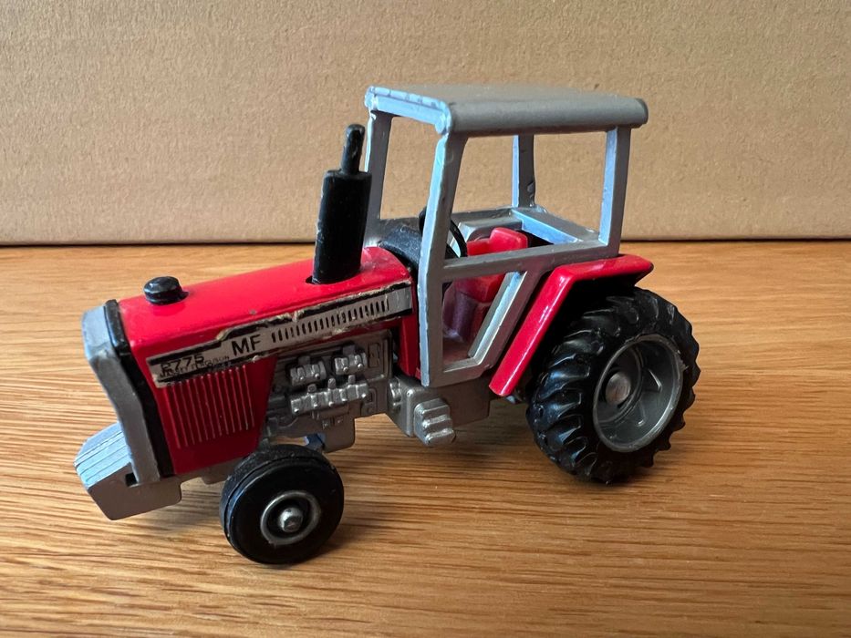 Model pojazdu - ERTL - Massey Ferguson 2775 - 1980