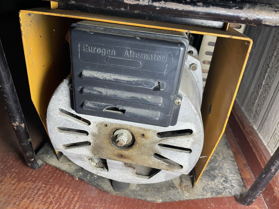 Генератор 3 кВт  Італія .