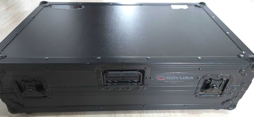 Pioneer DDJ RX + case +mikrofon