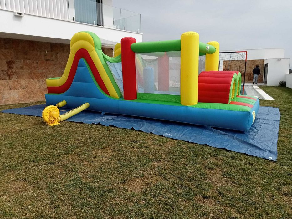 Aluguer Insufláveis Dragão /Palácio /Crocodilo/Mega Pista e Big House