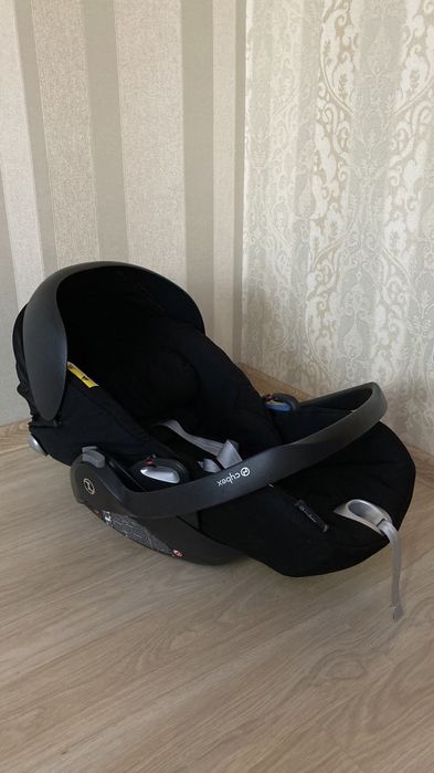 Дитяче автокрісло в машину Cubex cloud Q plus