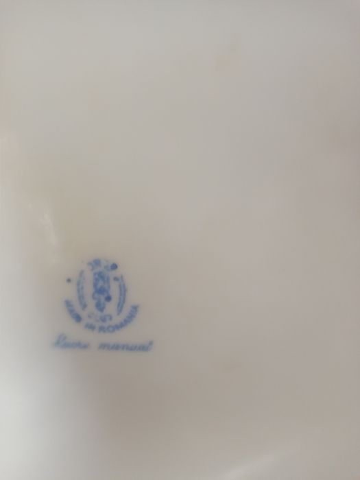 Продам фарфоровую вазу Румыния