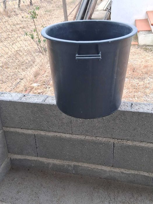 Vende-se Baldes ideais para vindima