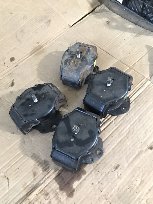 Подушка подушки мотора MITSUBISHI Pajero Wagon паджеро вагон Pagero