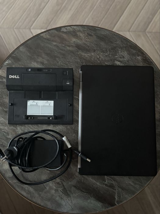 Laptop DELL LATITUDE E5470 -14”- plus stacja dokująca w zestawie