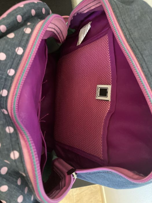 Mochila escolar de menina