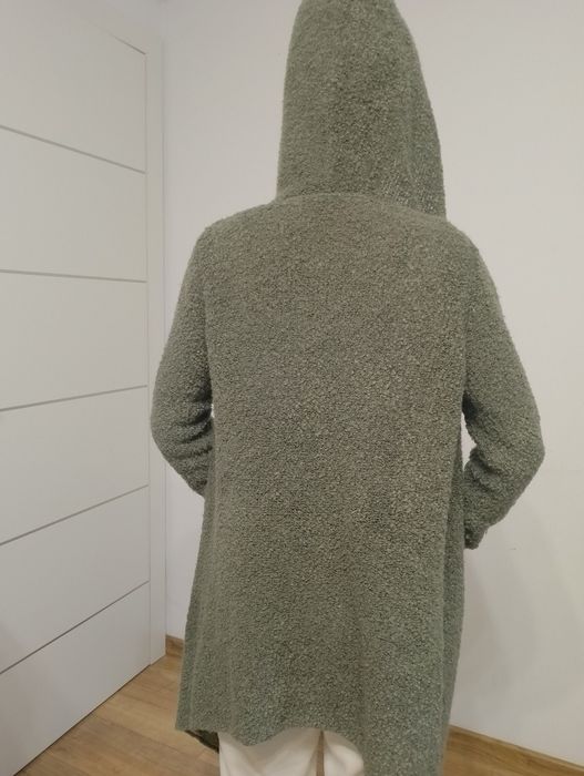 Kardigan ,sweterek z kapturem ciepły