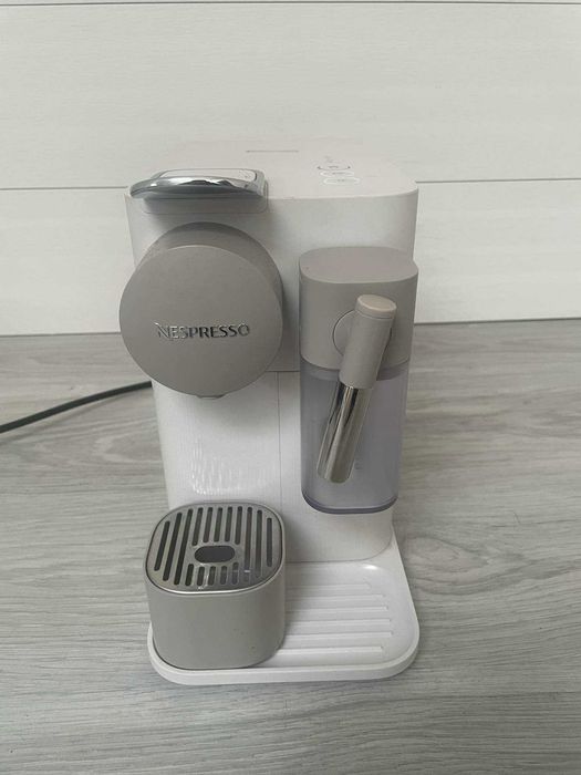 Ekspres kapsułkowy De'Longhi Nespresso EN510.W
