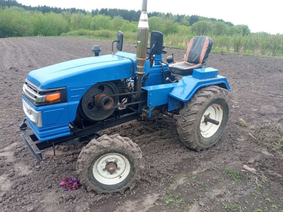 Продам мототрактор БУЛАТ Т-25 фреза, 2 плуга.