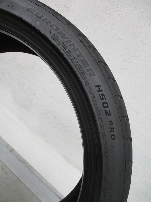 2x 225/40R19 Falken Eurowinter HS02 Pro 6,3mm 23r.
