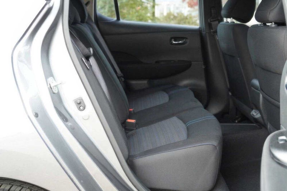 Nissan LEAF SL Plus      2020