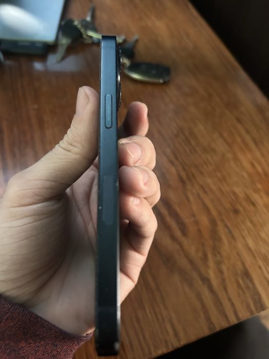 iPhone 13 r-sim 128gb