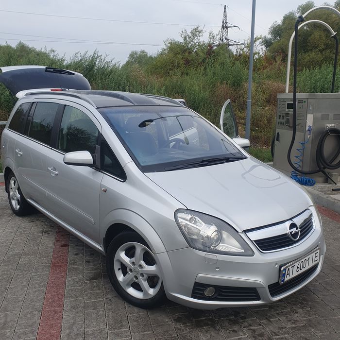 Opel Zafira B 1.9 150 к.с. автомат
