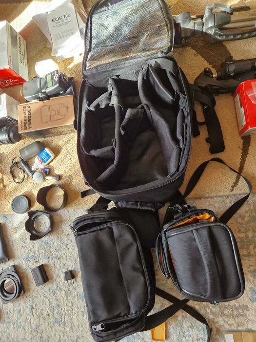 Canon EOS 70D + Lentes + Flash + Tripé ManFrotto + Mochilas