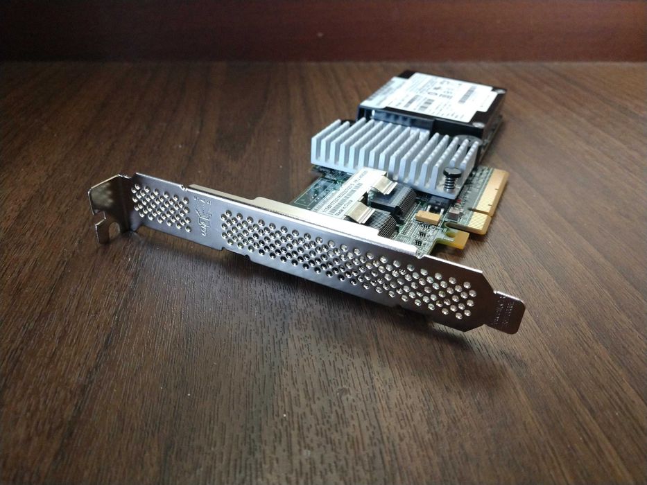 SAS/SATA Raid контроллер IBM M5015 без батареи . 512mb.