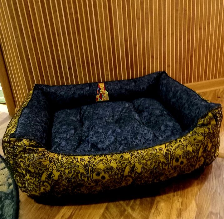 Лежак для середніх собак