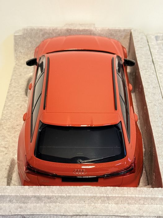 AUDI RS6 C8 1/18 Minichamps pomarańczowy metallic