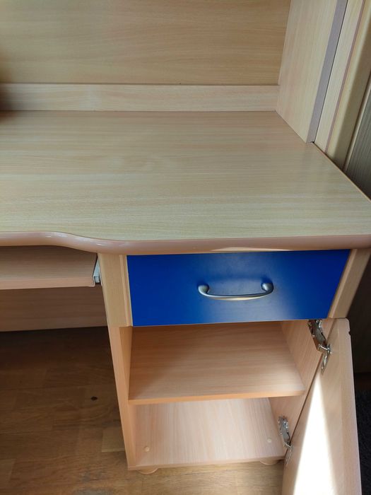 Biurko w bardzo dobrym stanie