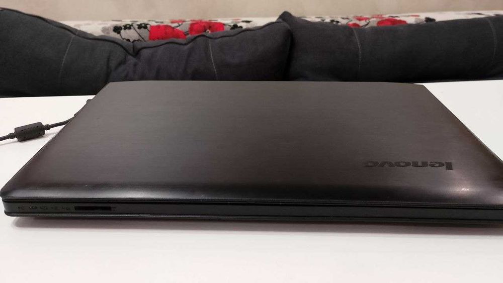 Ігровий ноутбук Lenovo Y500, Intel Core i7, дві дискретні відеокарти, SSD та HDD диски і т.д.