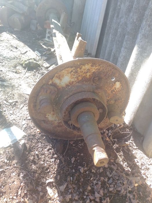 Продам ось від прицепа