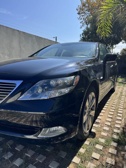 Lexus LS600H 450cv foto 2