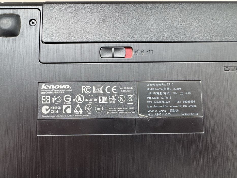 Ноутбук lenovo ноут в робочому ствні