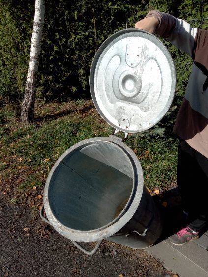 Pojemnik metalowy na odpady popiół smietnik