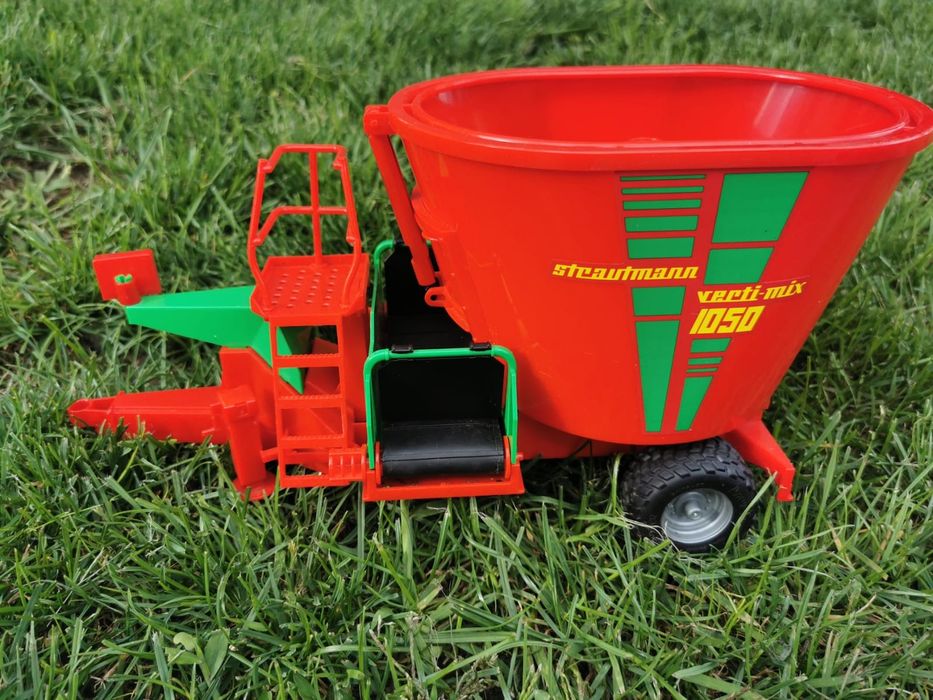 Paszowóz ,wóz paszowy Bruder Stautmann 1050