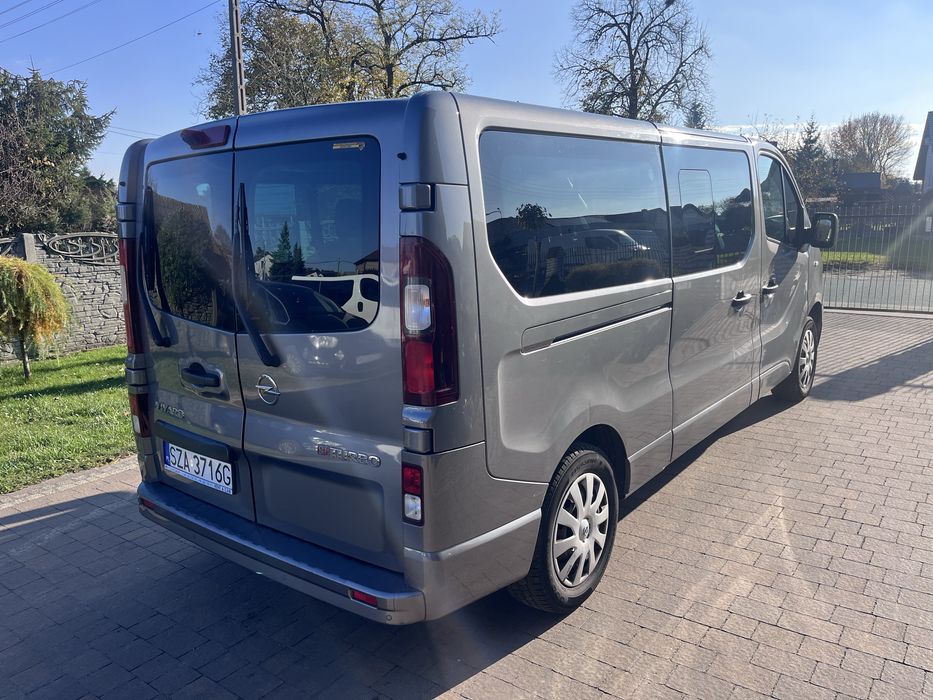 Wynajem busa 9 osbowego wynajem busów