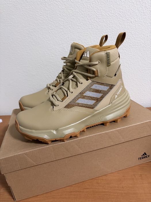 Новые ОРИГИНАЛ оригніал женские зимние ботинки черевики Adidas Terrex