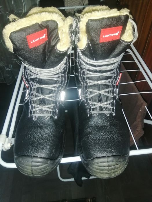 Продам робочи ботинки