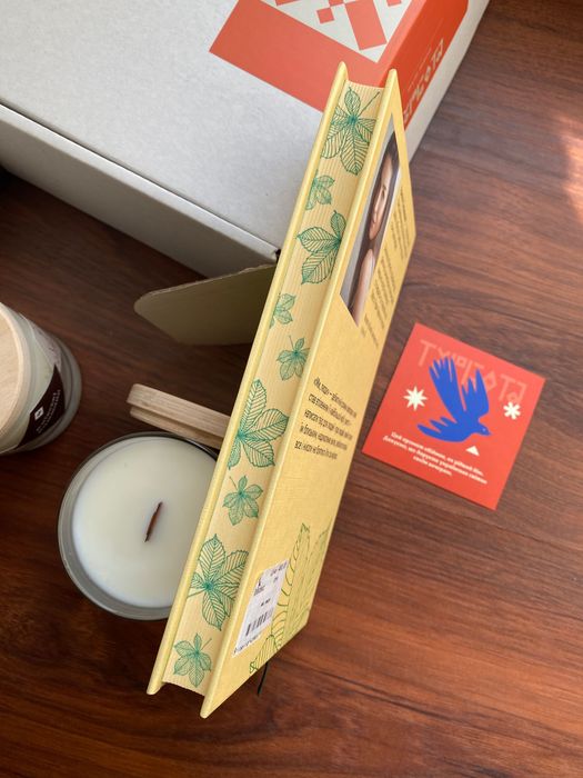 Ароматизована свічка у скляному стакані Київські каштани 250мл Турбота