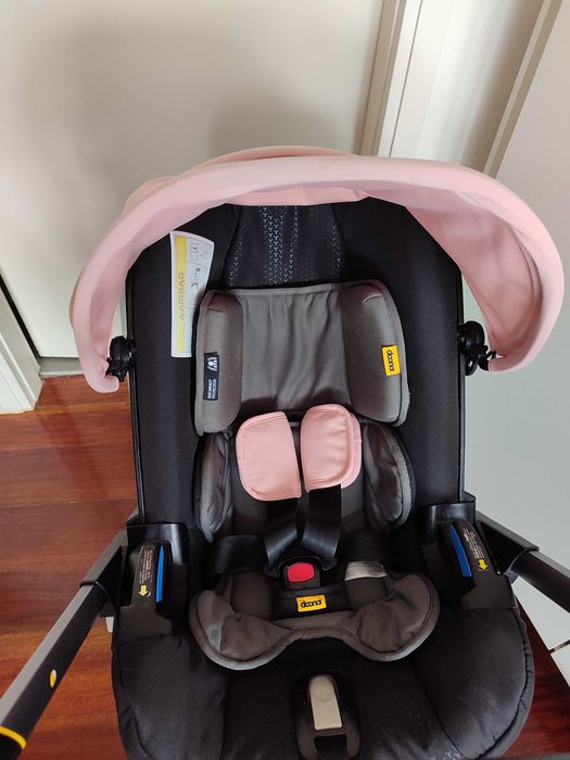 Carrinho/ babycoque Doona com isofix